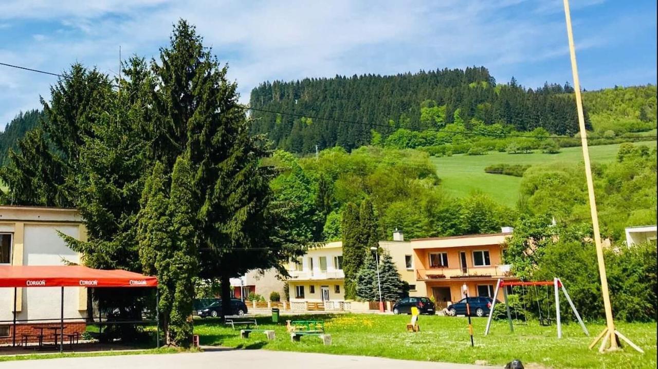Rodinny Retro Domcek Дольний Кубін Екстер'єр фото